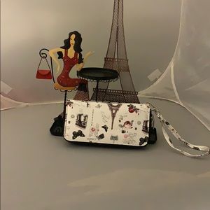 London white wristlet bag